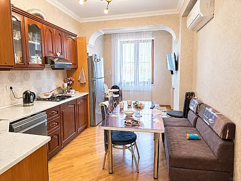 Satılır 3 otaqlı mənzil 135 m² — Bakı 3 otaq 135.00 m²