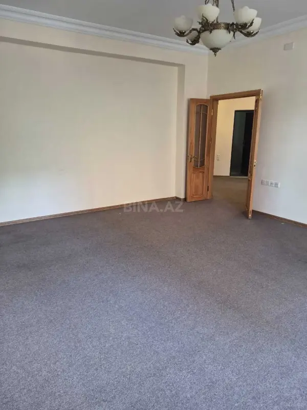 Kirayə verilir 3 otaqlı ofis 168 m²