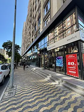 Satılır obyekt 90 m² — Bakı 90.00 m²