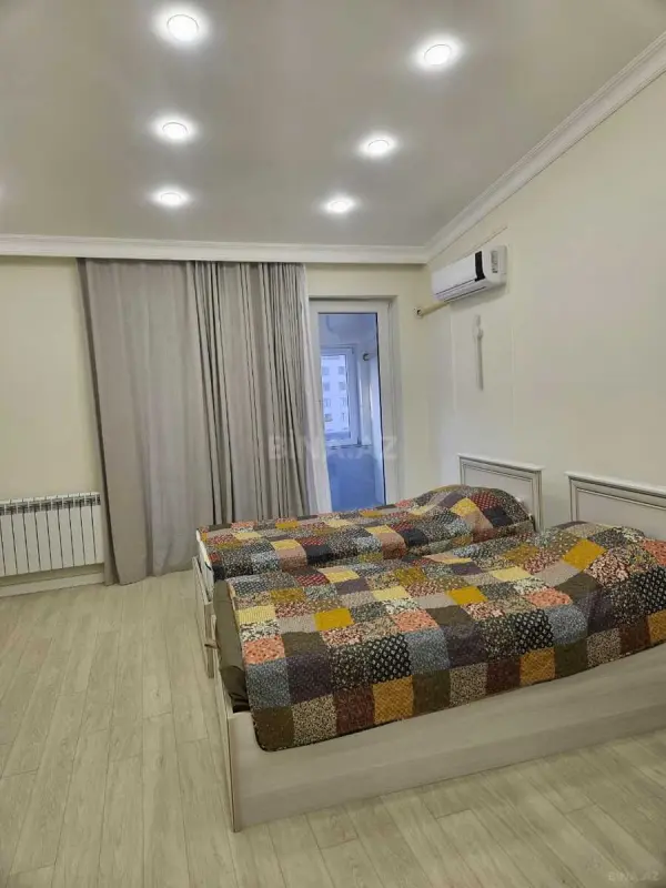 Kirayə verilir 3 otaqlı mənzil 140 m²