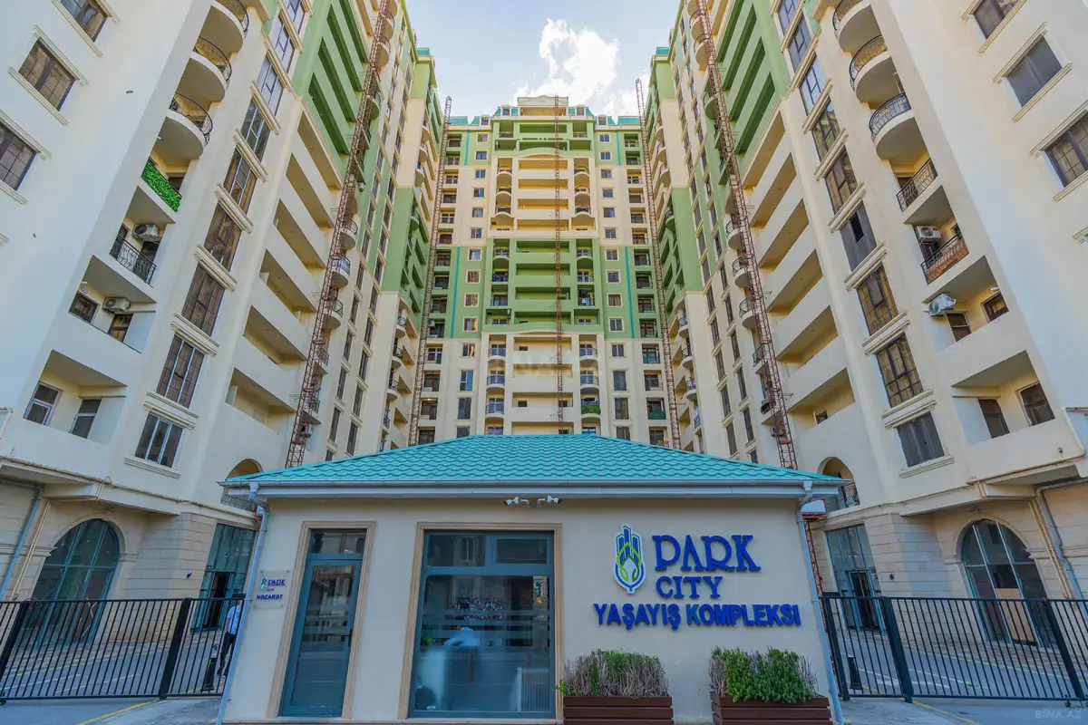 Satılır 3 otaqlı mənzil 145 m²