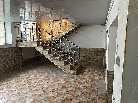 Kirayə verilir obyekt 200 m² — Bakı 200.00 m²