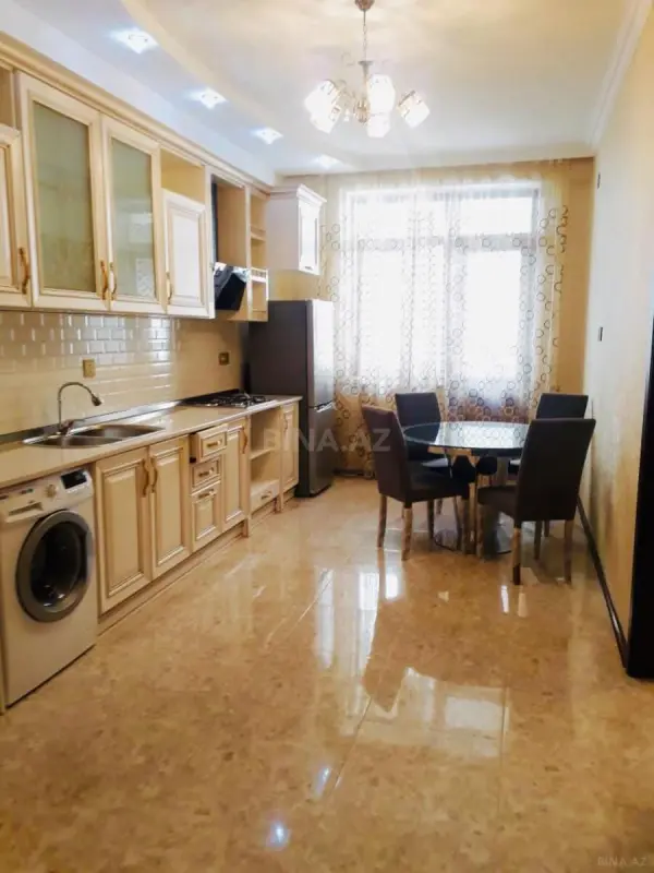 Kirayə verilir 2 otaqlı mənzil 96 m²