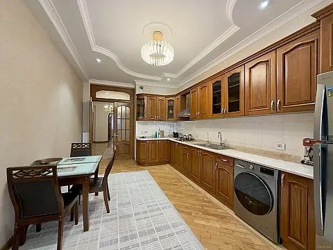 Satılır 3 otaqlı mənzil 165 m² — Bakı, Nərimanov 3 otaq 165.00 m²