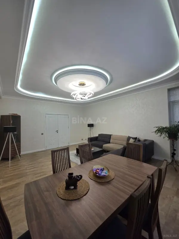 Satılır 3 otaqlı mənzil 126 m²