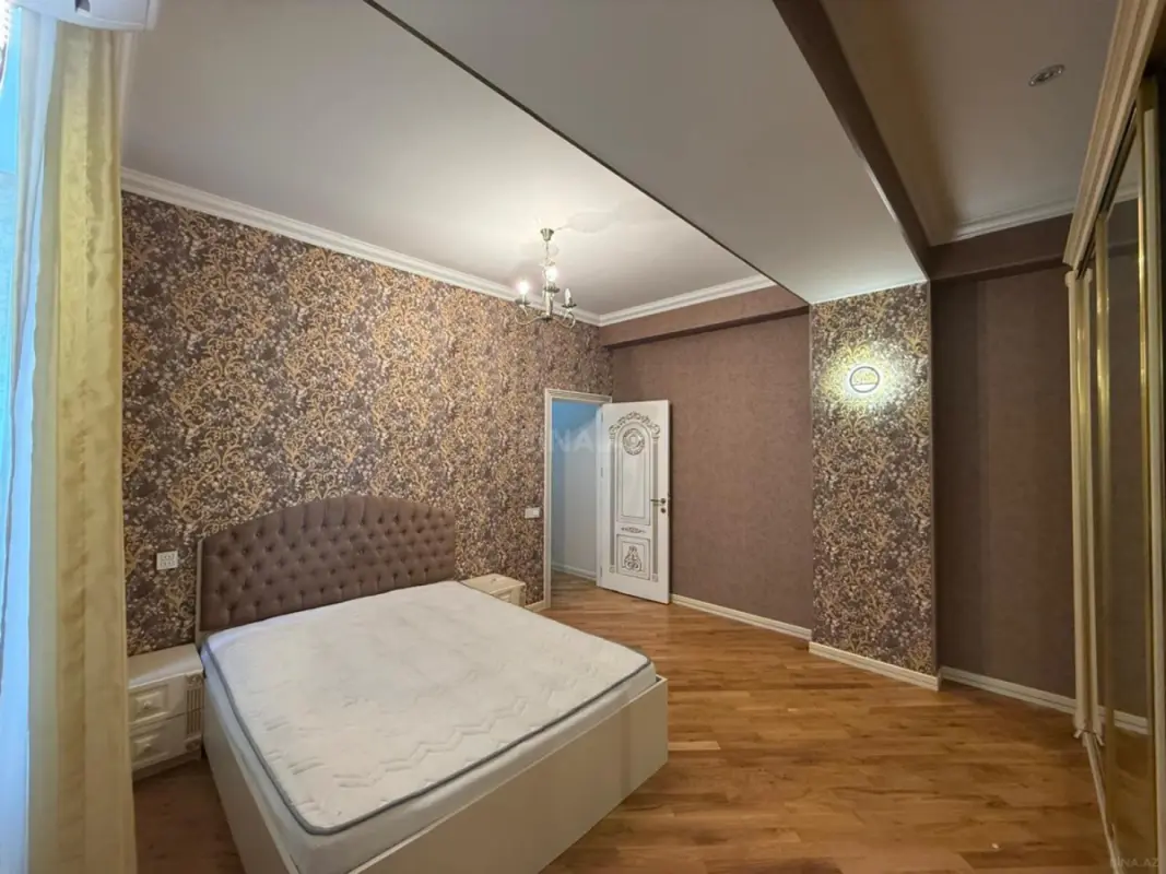 Satılır 3 otaqlı mənzil 120 m²