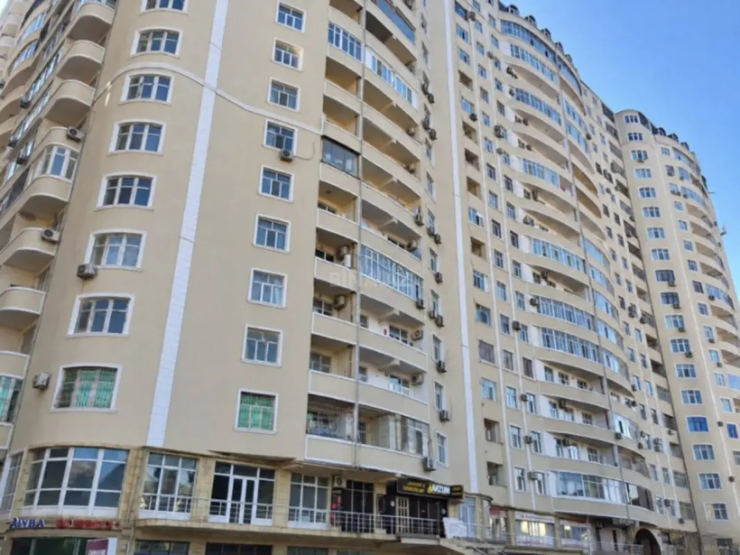 Satılır 2 otaqlı mənzil 84 m²