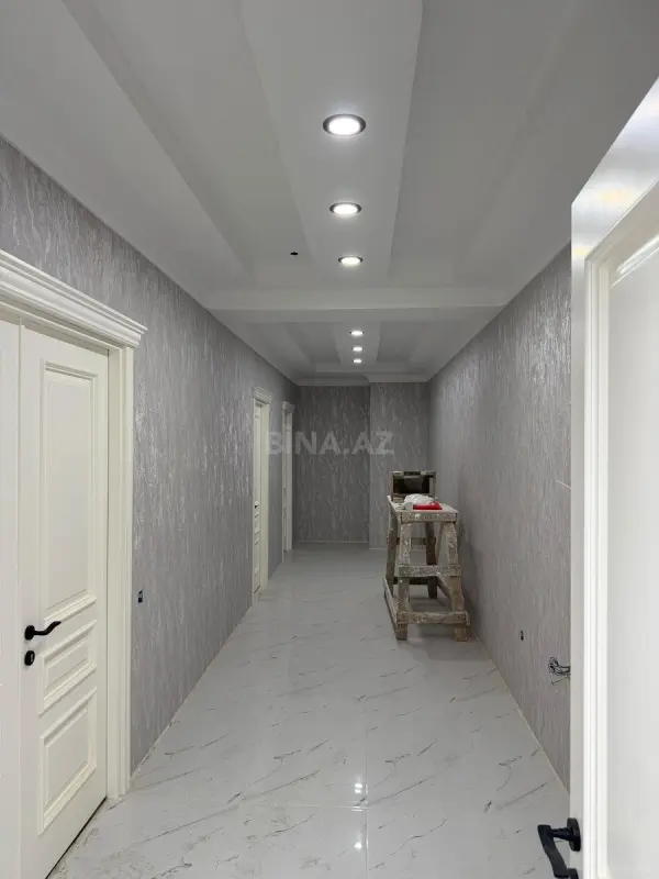 Satılır 3 otaqlı mənzil 132 m²
