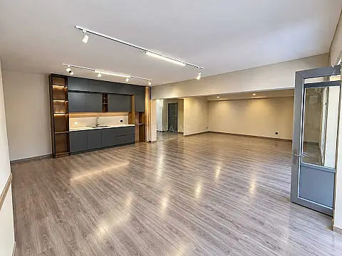 Kirayə verilir obyekt 280 m² — Bakı 280.00 m²