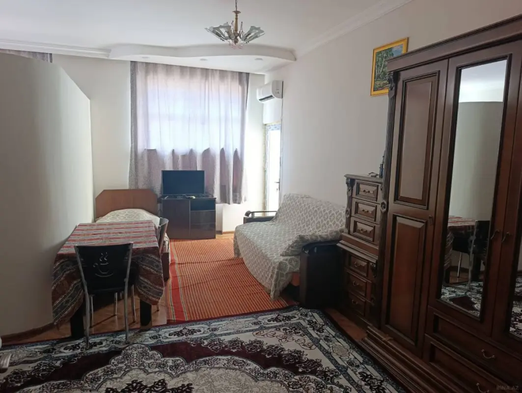 Kirayə verilir 1 otaqlı mənzil 60 m²
