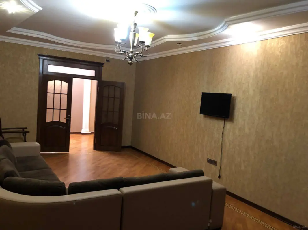 Kirayə verilir 3 otaqlı mənzil 130 m²
