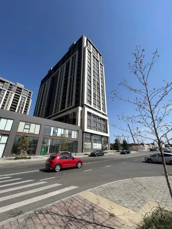 Satılır 3 otaqlı mənzil 130 m²