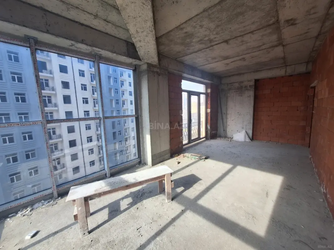 Satılır 3 otaqlı mənzil 112 m²