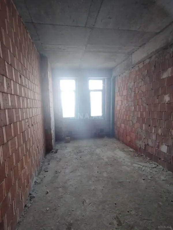 Satılır 3 otaqlı mənzil 122 m²