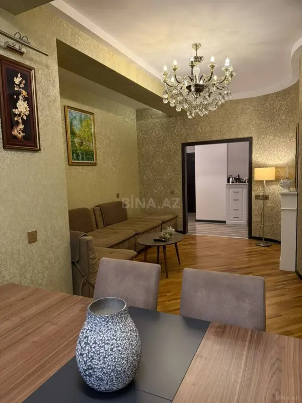 Satılır 2 otaqlı mənzil 94 m²