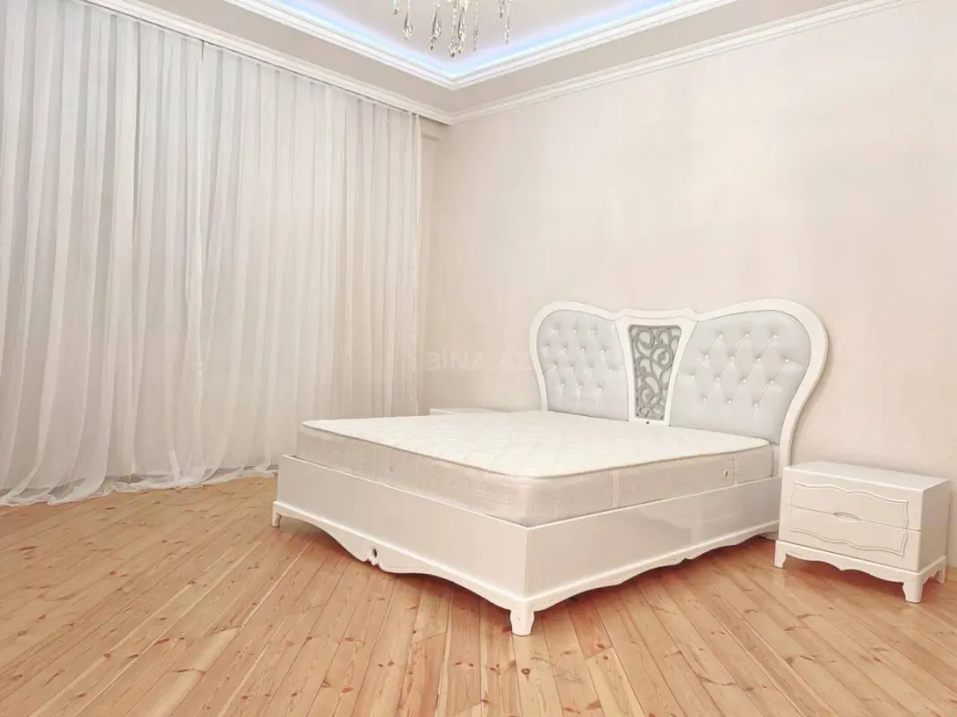 Kirayə verilir 2 otaqlı mənzil 110 m²