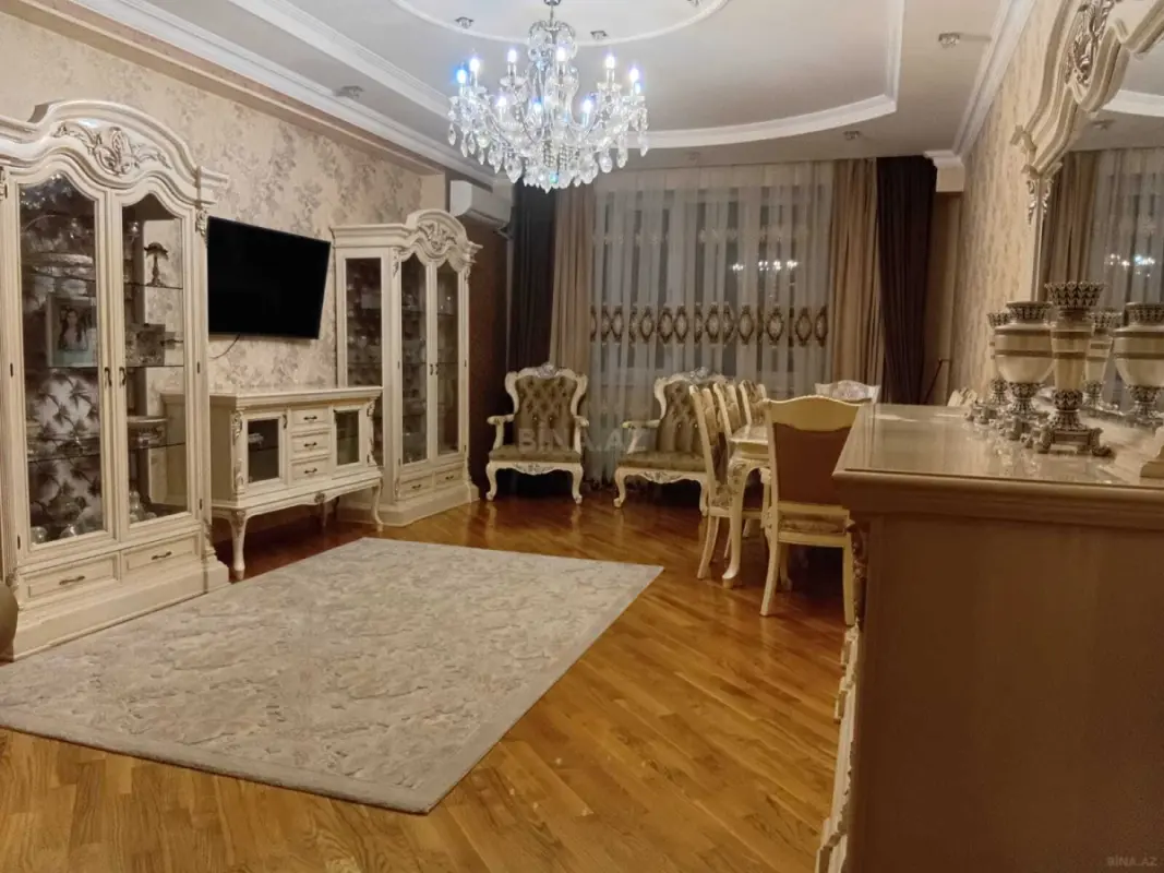 Satılır 3 otaqlı mənzil 140 m²