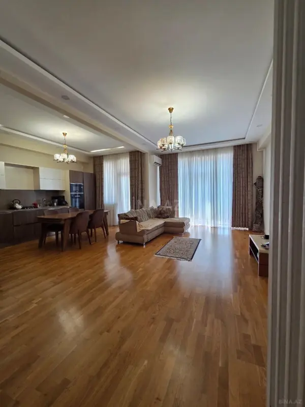 Satılır 4 otaqlı mənzil 156 m²