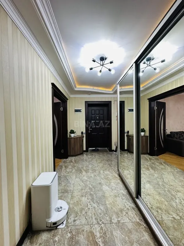 Satılır 3 otaqlı mənzil 115 m²
