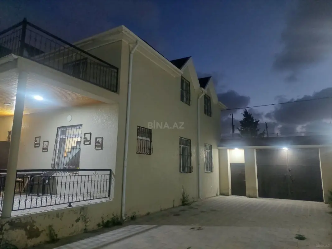 Satılır 5 otaqlı həyət evi 300 m²