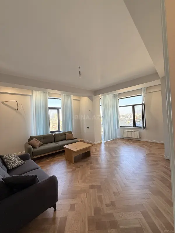 Satılır 3 otaqlı mənzil 102 m²