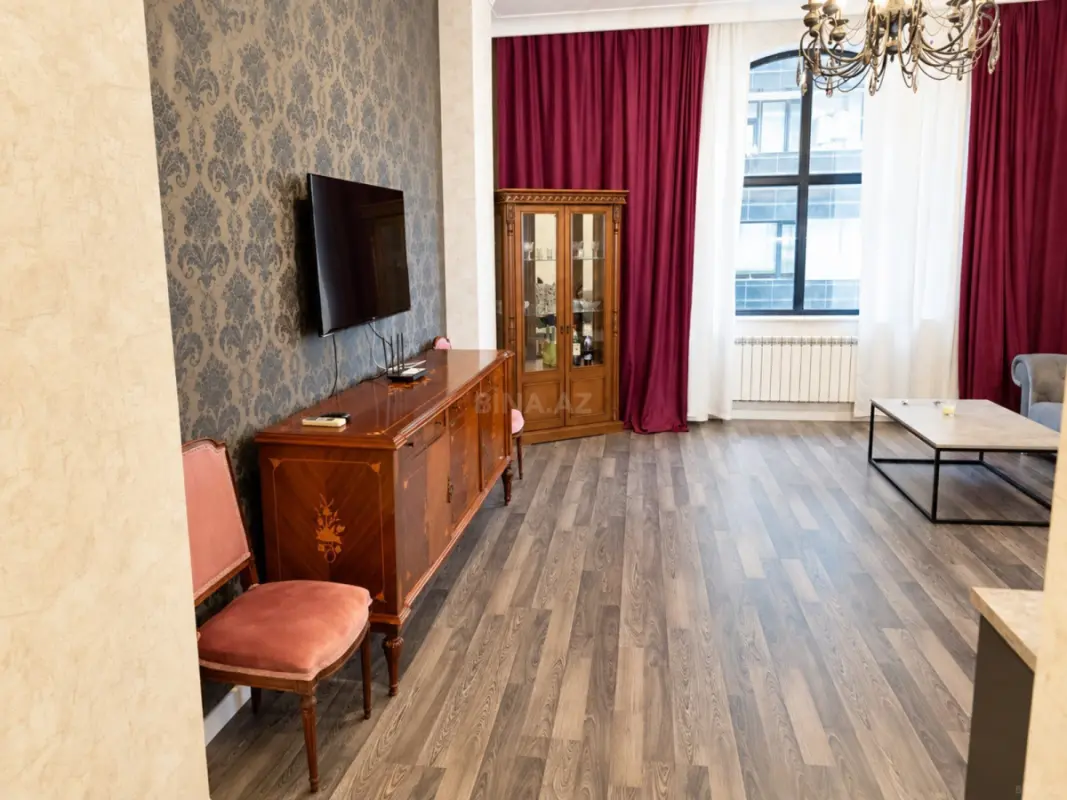 Kirayə verilir 2 otaqlı mənzil 90 m²