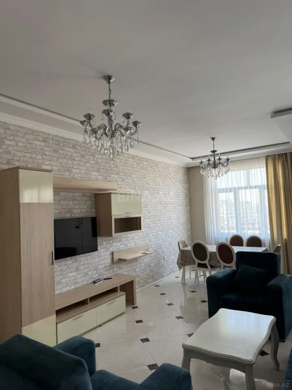 Kirayə verilir 3 otaqlı mənzil 130 m²
