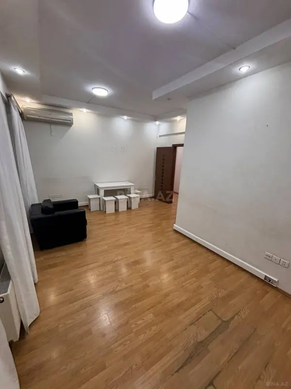 Kirayə verilir 3 otaqlı ofis 130 m²
