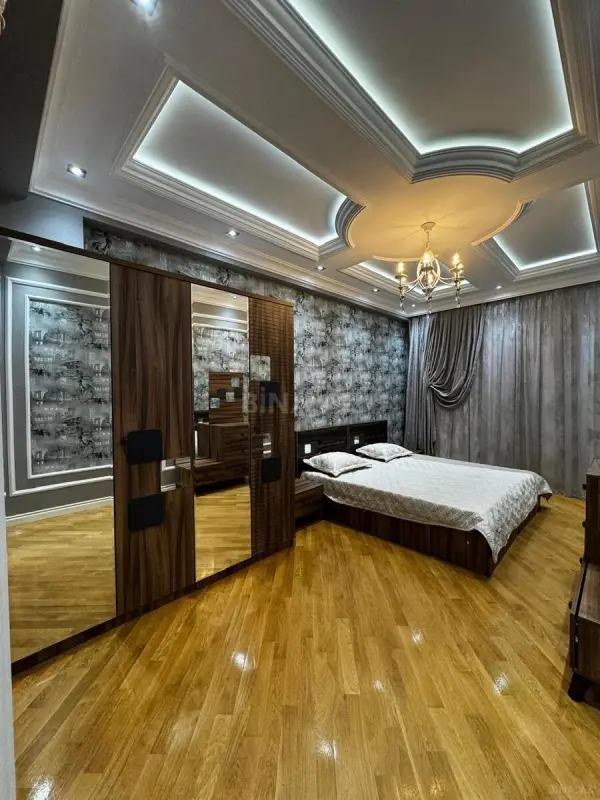 Kirayə verilir 3 otaqlı mənzil 127 m²