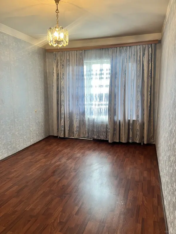 Satılır 5 otaqlı mənzil 110 m²