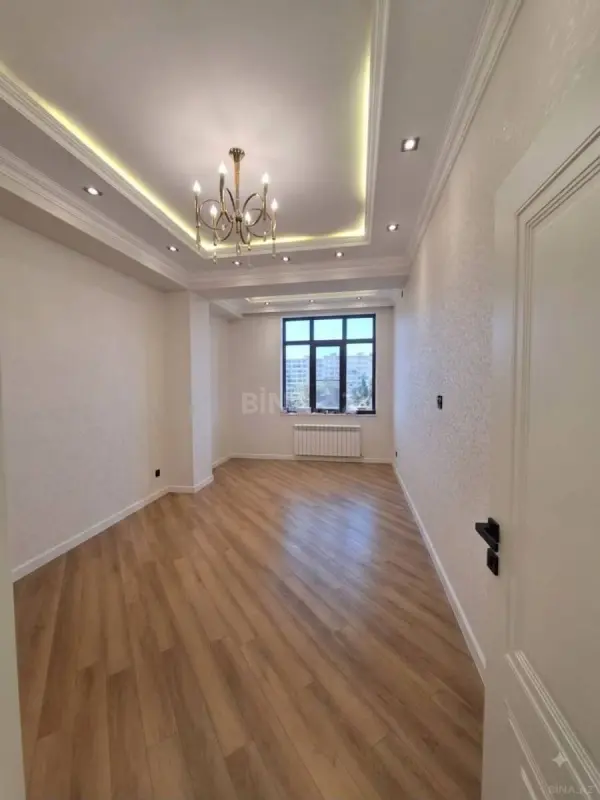 Satılır 3 otaqlı mənzil 143 m²