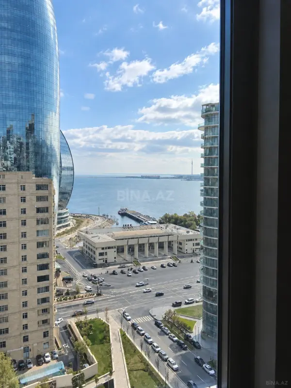 Kirayə verilir 4 otaqlı mənzil 200 m²