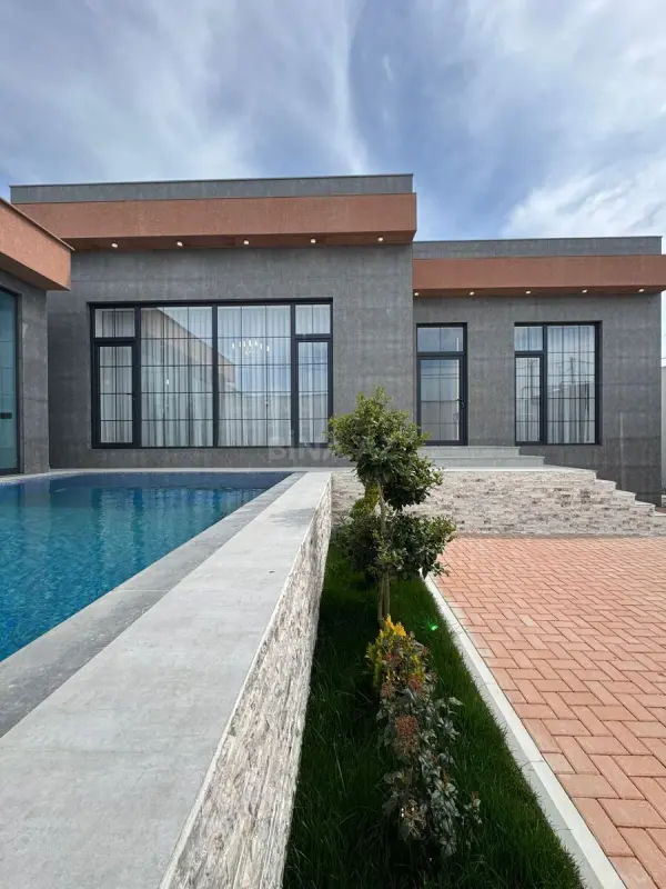 Satılır 4 otaqlı həyət evi 202 m²