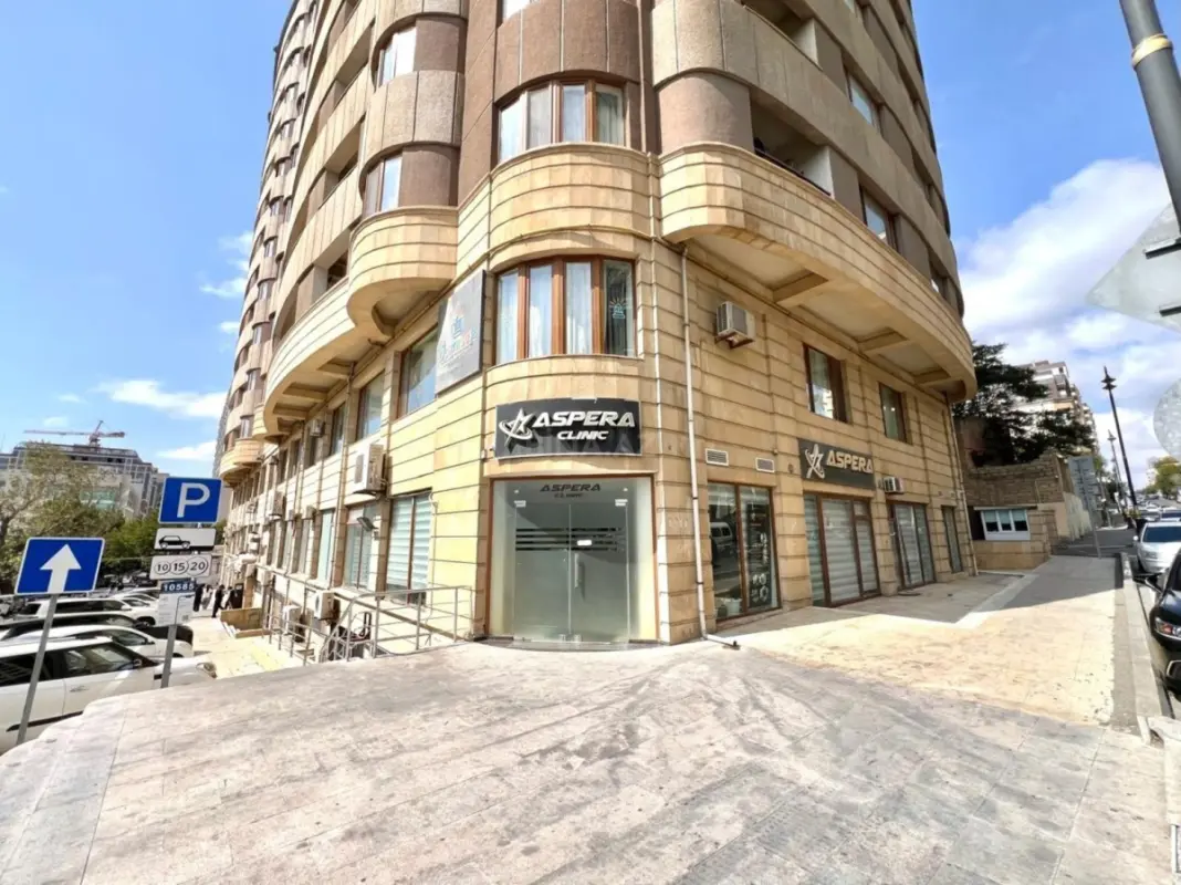 Satılır obyekt 240 m²