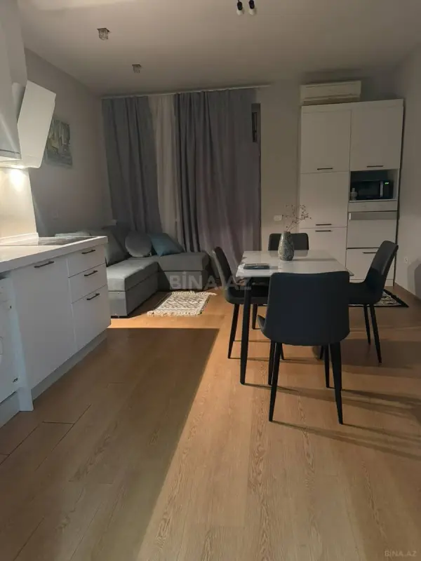 Kirayə verilir 3 otaqlı mənzil 130 m²