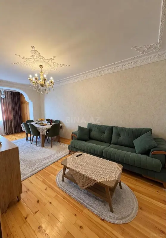 Satılır 4 otaqlı mənzil 100 m²