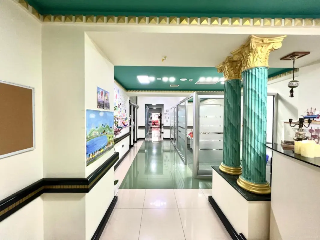 Satılır obyekt 240 m²