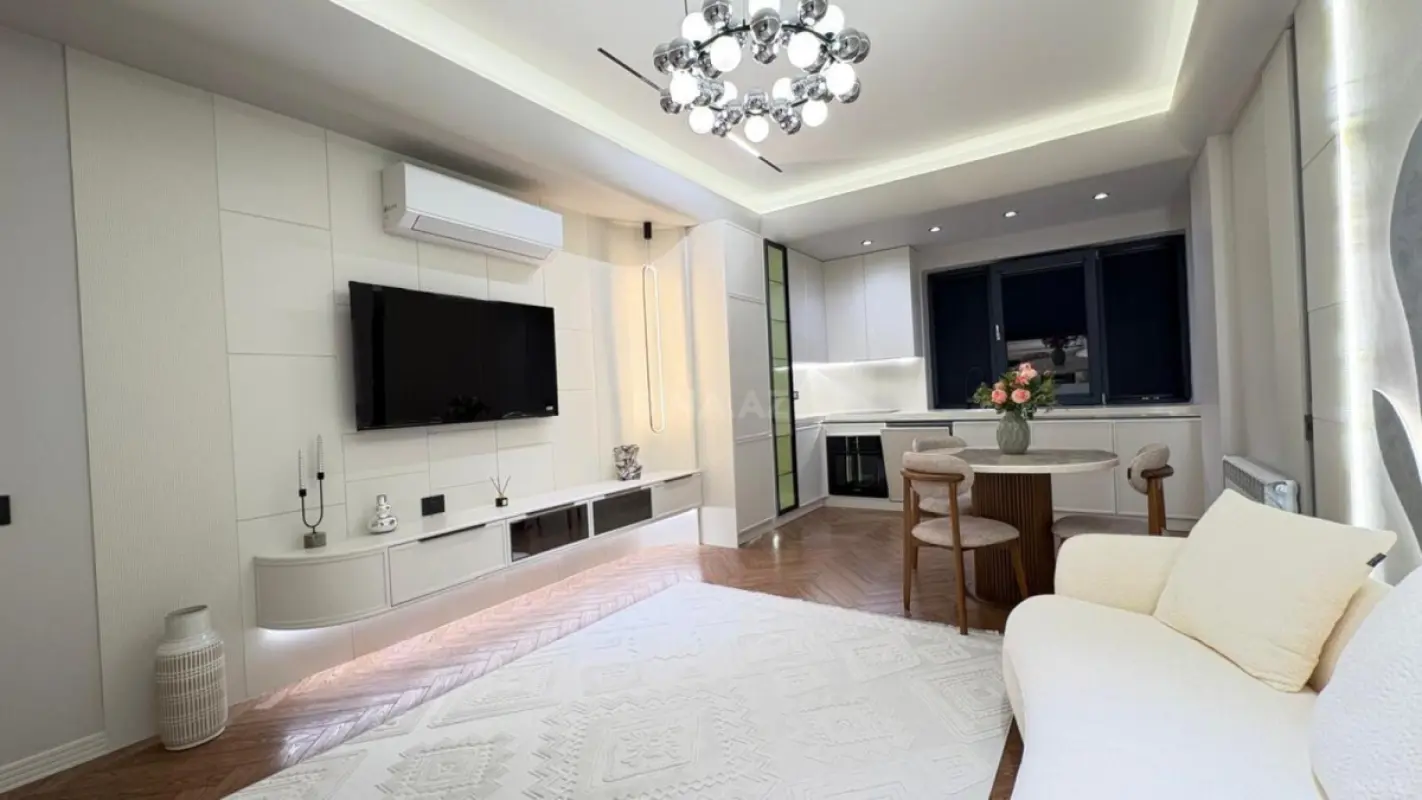 Satılır 2 otaqlı mənzil 67 m²