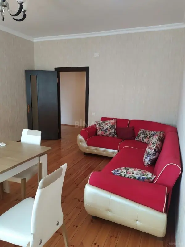 Kirayə verilir 3 otaqlı mənzil 115 m²
