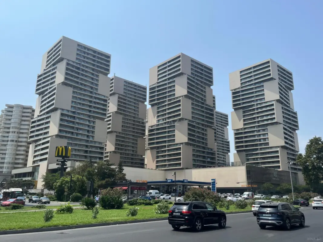 Kirayə verilir 2 otaqlı mənzil 110 m²