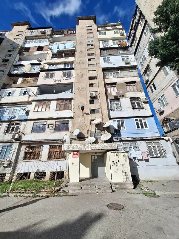 Satılır 1 otaqlı mənzil 42 m²
