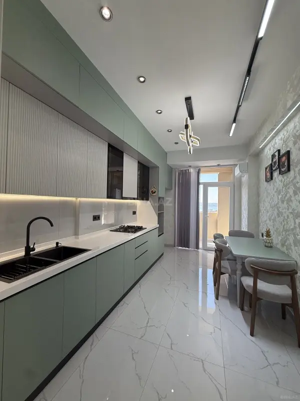 Satılır 3 otaqlı mənzil 105 m²