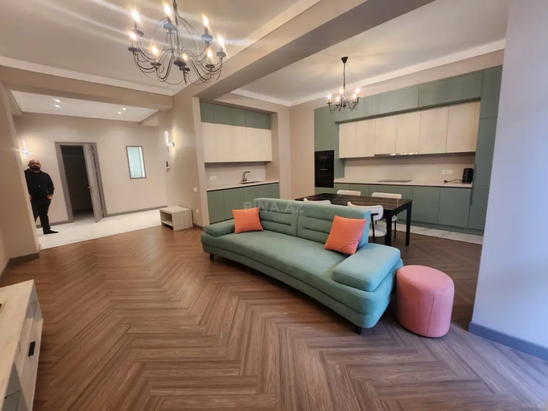 Kirayə verilir 3 otaqlı mənzil 150 m²