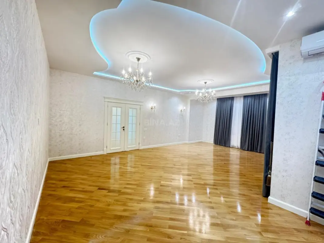 Kirayə verilir 4 otaqlı mənzil 160 m²