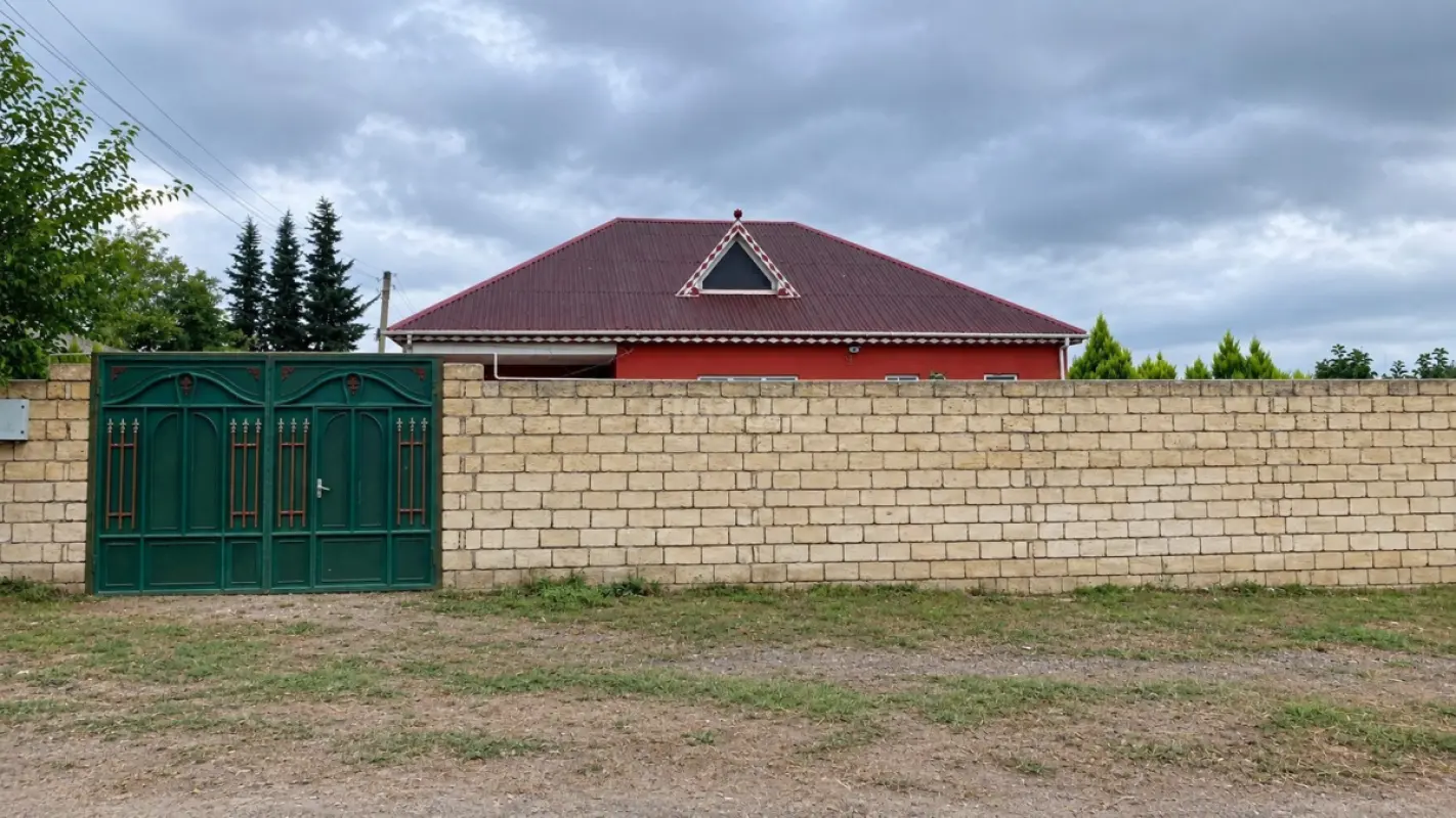 Satılır 4 otaqlı həyət evi 110 m²