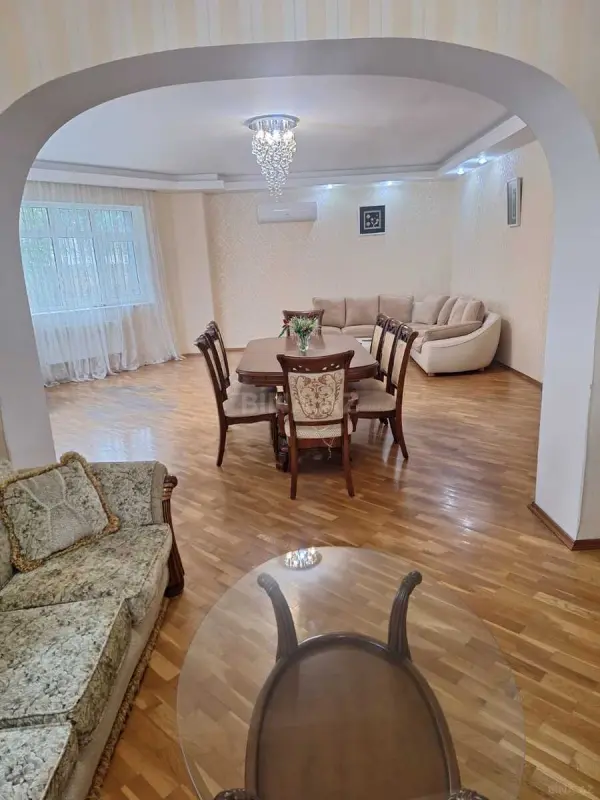 Satılır 7 otaqlı həyət evi 450 m²
