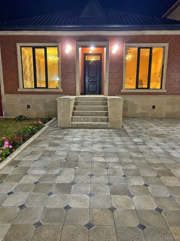 Satılır 5 otaqlı həyət evi 140 m²