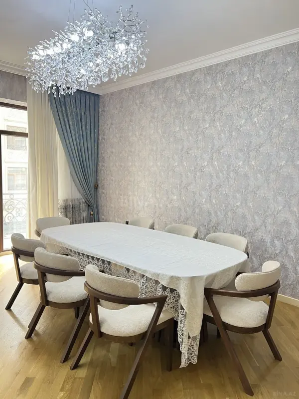 Kirayə verilir 3 otaqlı mənzil 165 m²