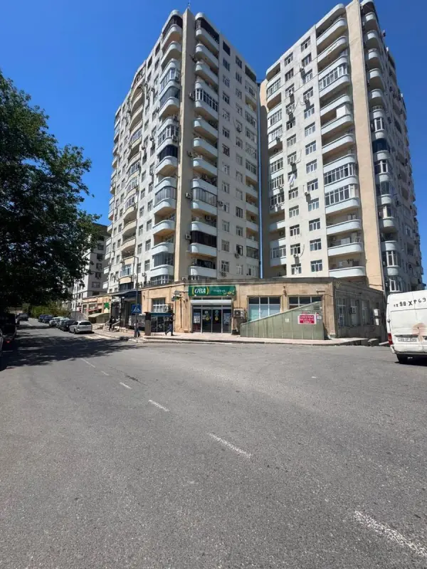Satılır obyekt 274 m²