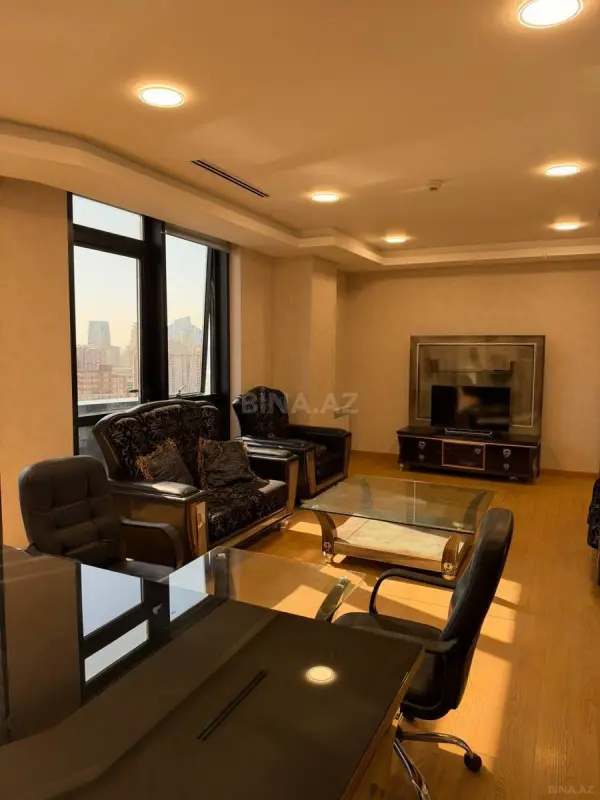 Kirayə verilir 6 otaqlı ofis 230 m²